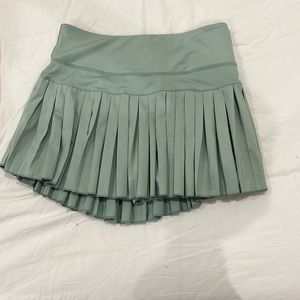 goldhinge skirt in sage green🧚‍♀️